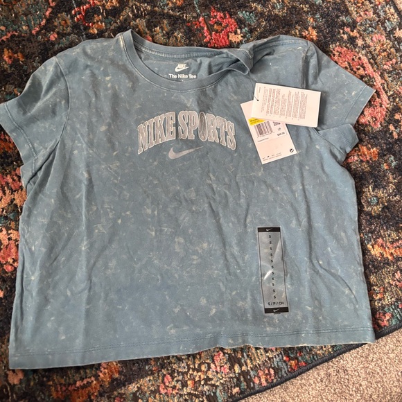 Women’s Nike Tee - Picture 2 of 5